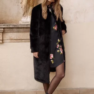 Molly Bracken Long Faux Fur Coat – Μαύρο Μάξι Παλτό Πολυτελείας